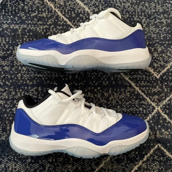 women’s air jordan 11 retro low ‘concord sketch’